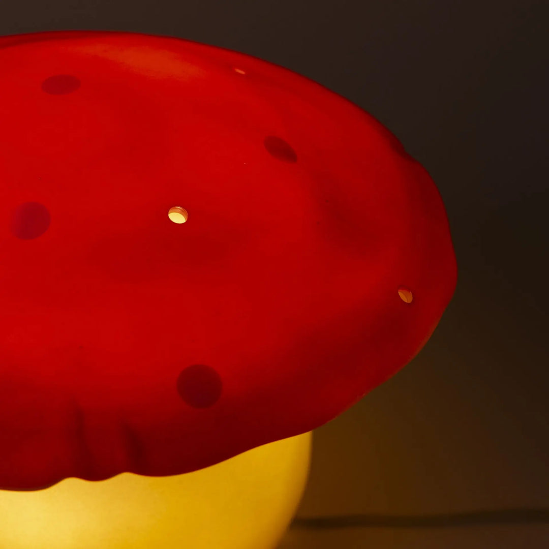 LAMP MUSHROOM MEDIUM RED