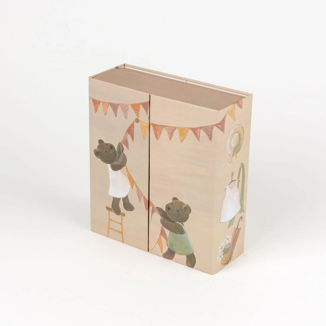 WARDROBE WITH BEAR