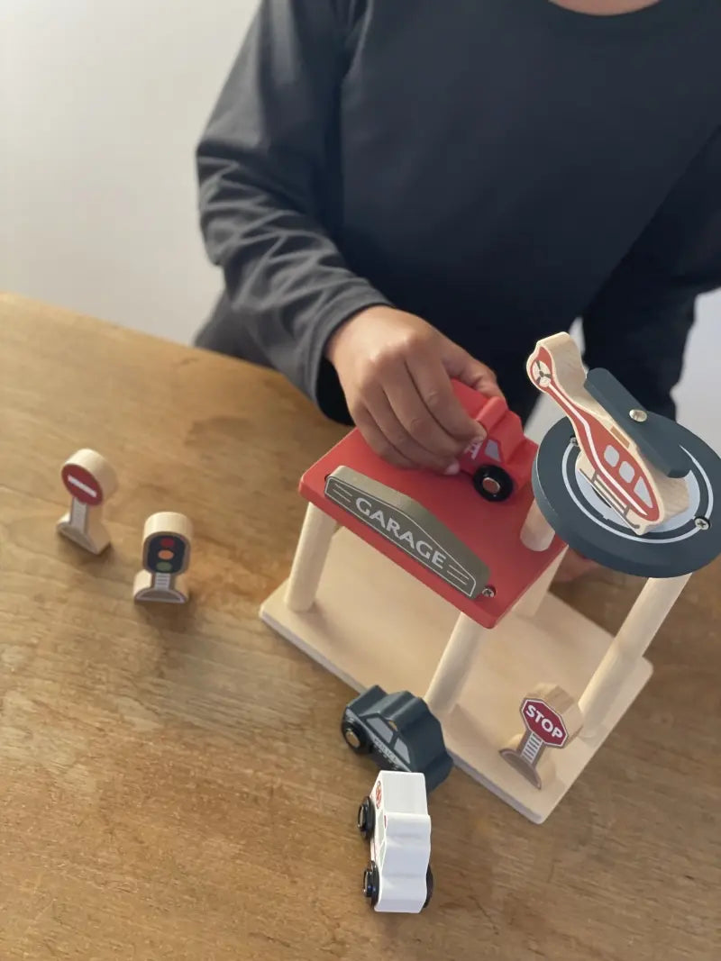 GARAGE WITH CARS