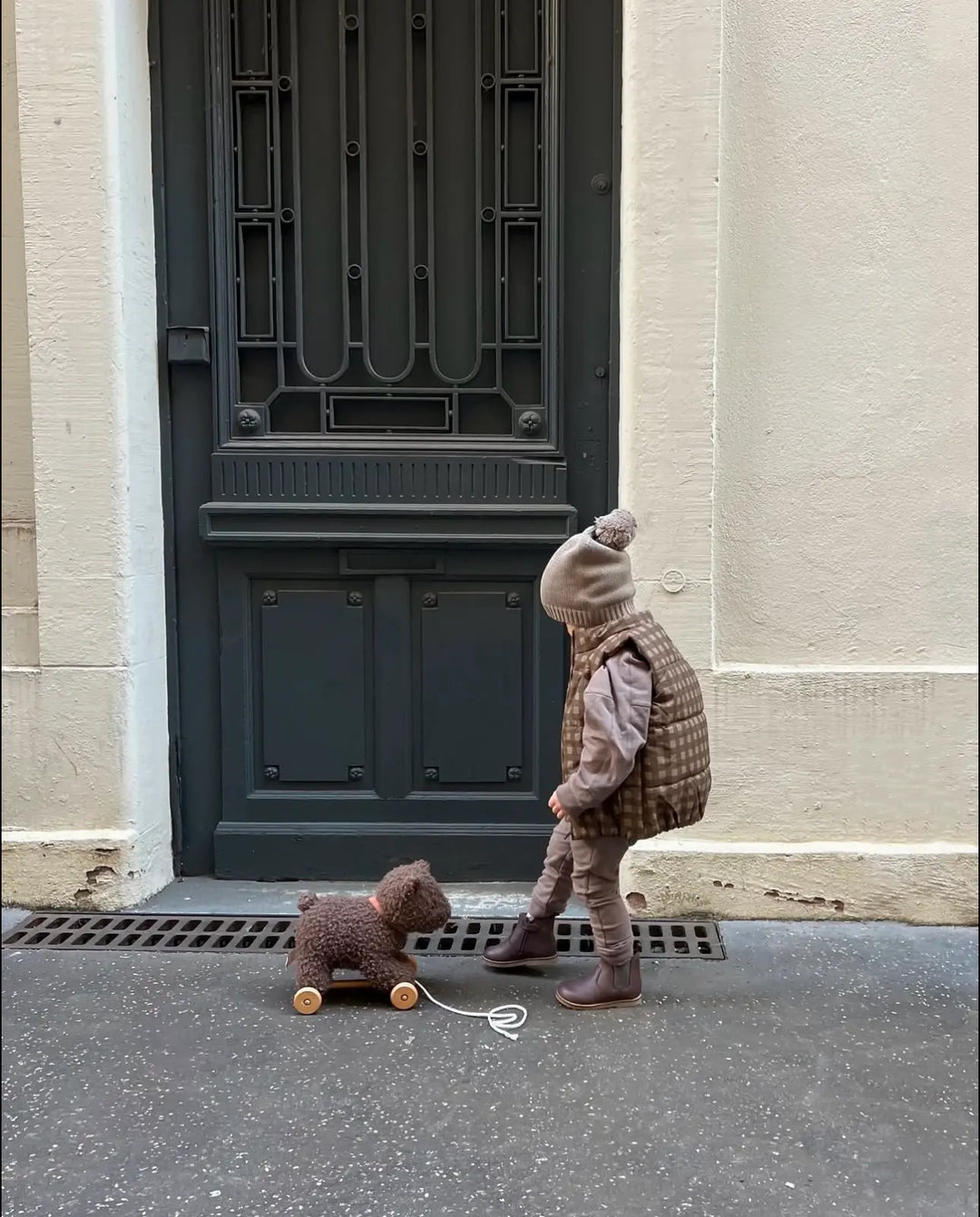 PULL-ALONG RAOUL
