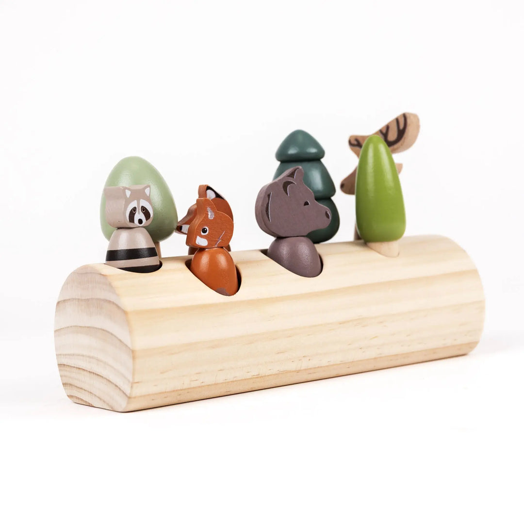 FOREST ANIMALS IN A LOG
