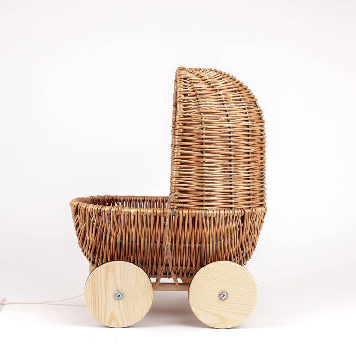 SMALL WICKER PRAM