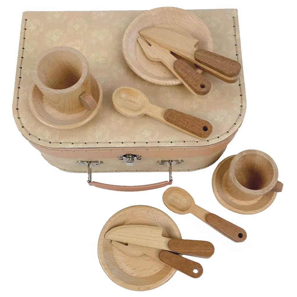 BREAKFAST SET IN A CASE