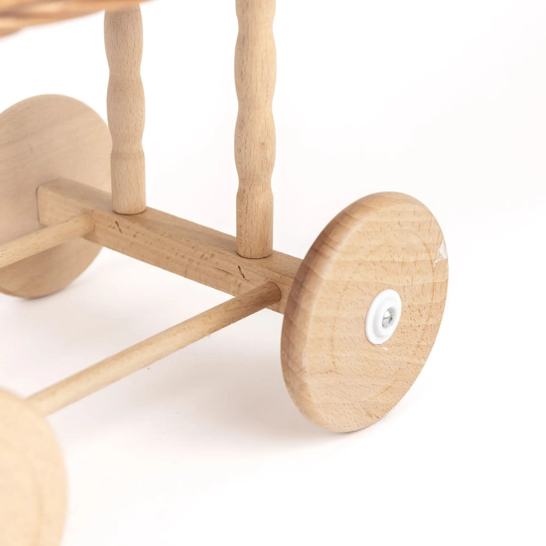 PRAM WICKER EGGSHELL