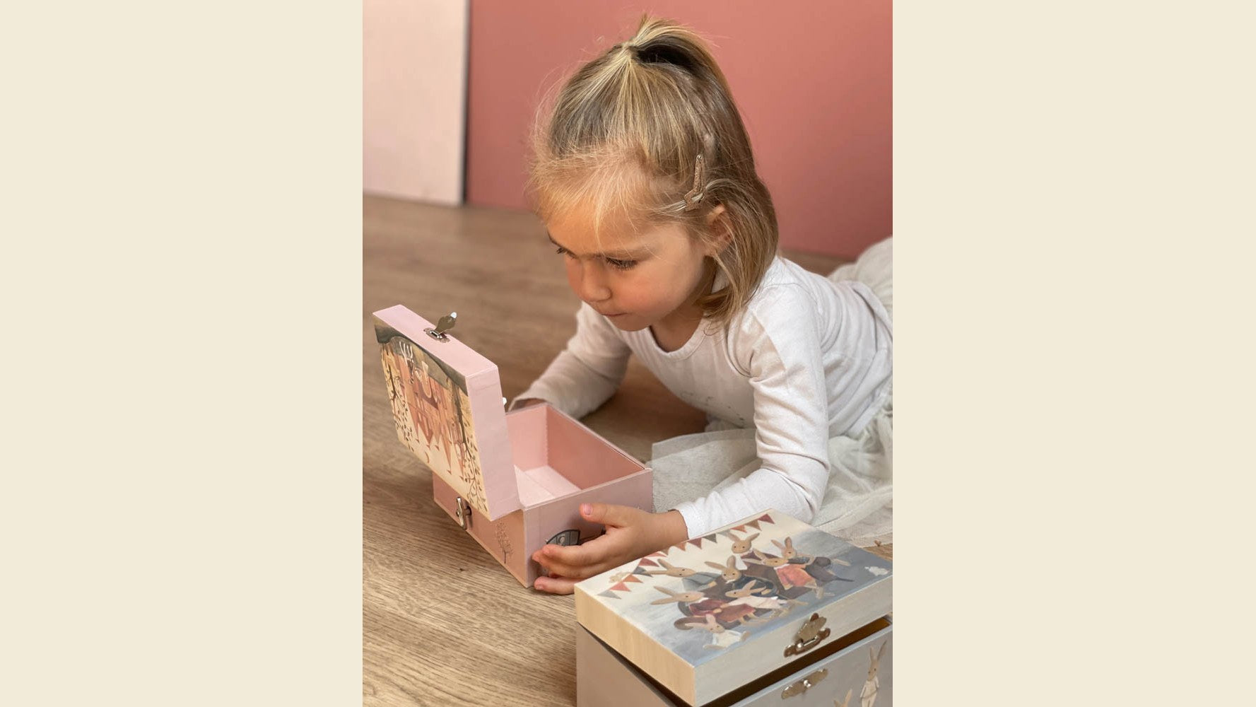Girls hero · musical jewelry box princess lifestyle