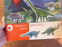 MAGNETIC GAME DINOSAUR