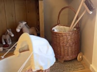 PRAM WICKER EGGSHELL